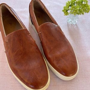 Frye Ivy Slip On EUC